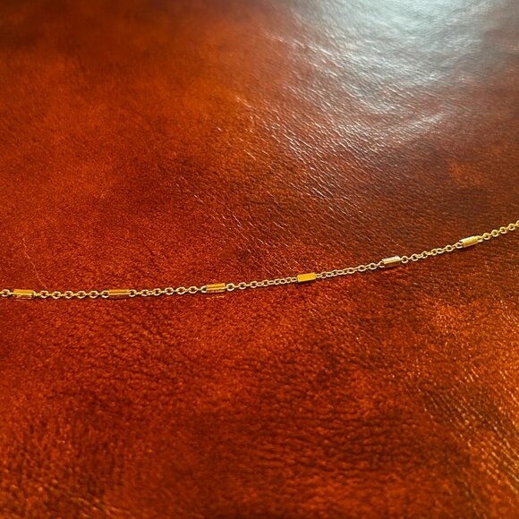 Gold Metal Arrow Chevron Necklace - Picture 12 of 15